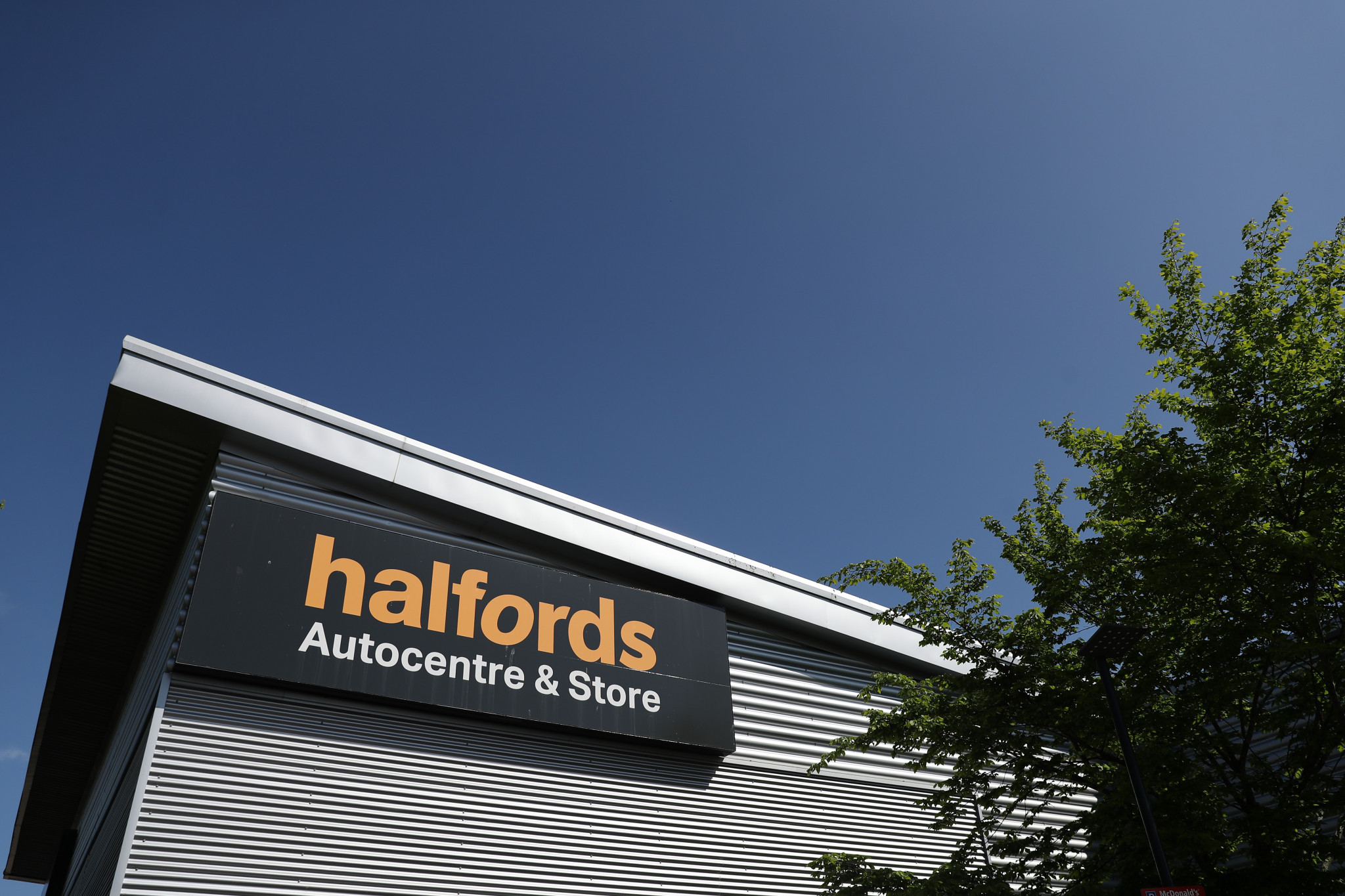 what is halfords bike build