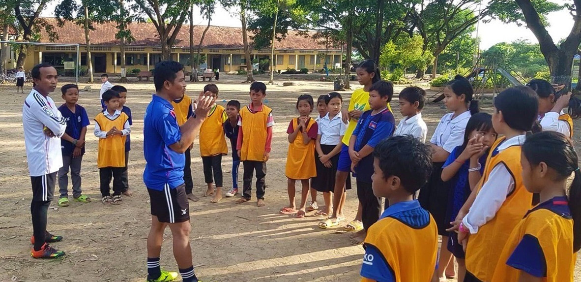 La Fondation Indochina Starfish A Formé Des Entraîneurs Pour Dispenser Des Séances De Football Aux Enfants Des Zones Défavorisées Du Cambodge © Isf