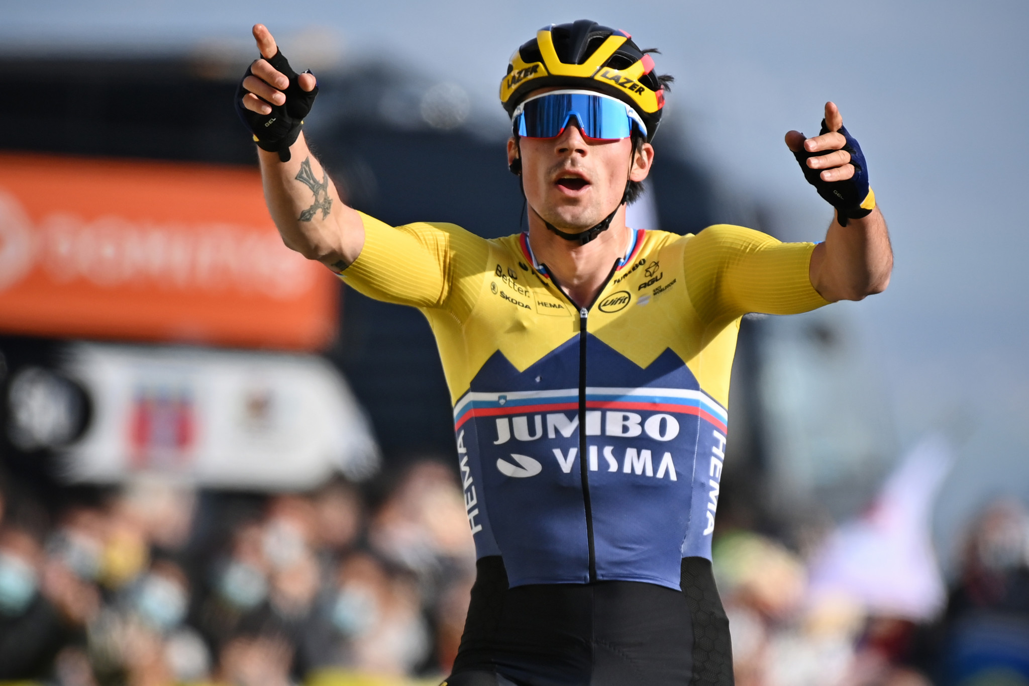 Roglič takes over lead with stage four win at Paris-Nice on Chiroubles