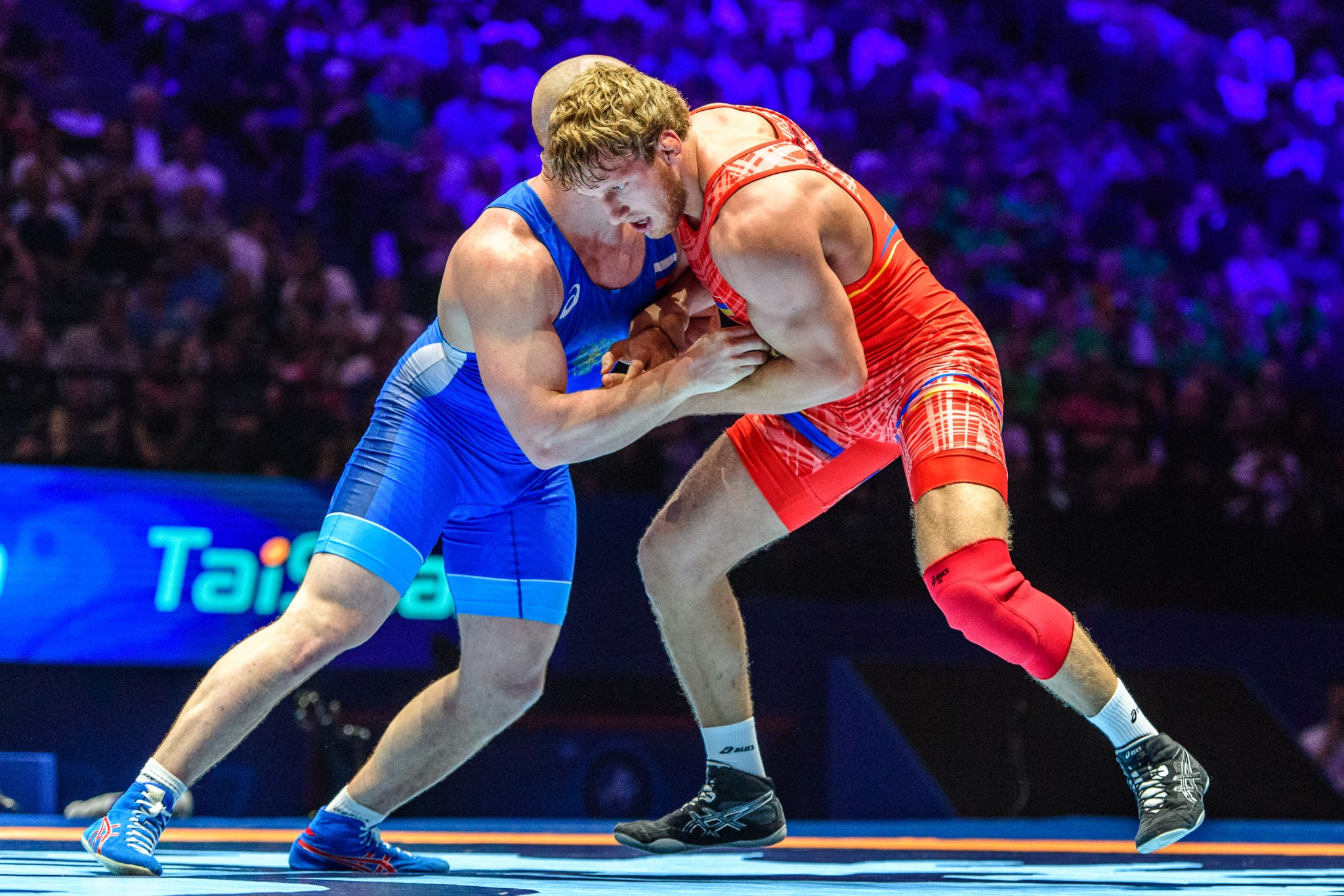 Aleksanyan and Stäbler shine on first day of competition at UWW